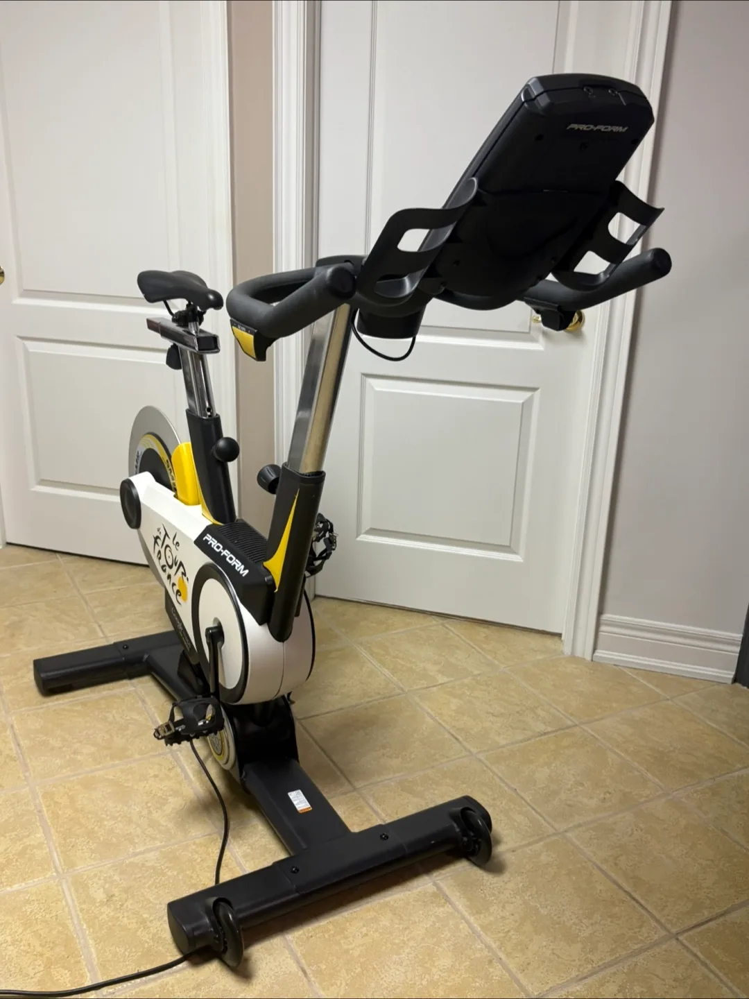 ProForm Le Tour de France Smart Spin Bike image indicator(3)