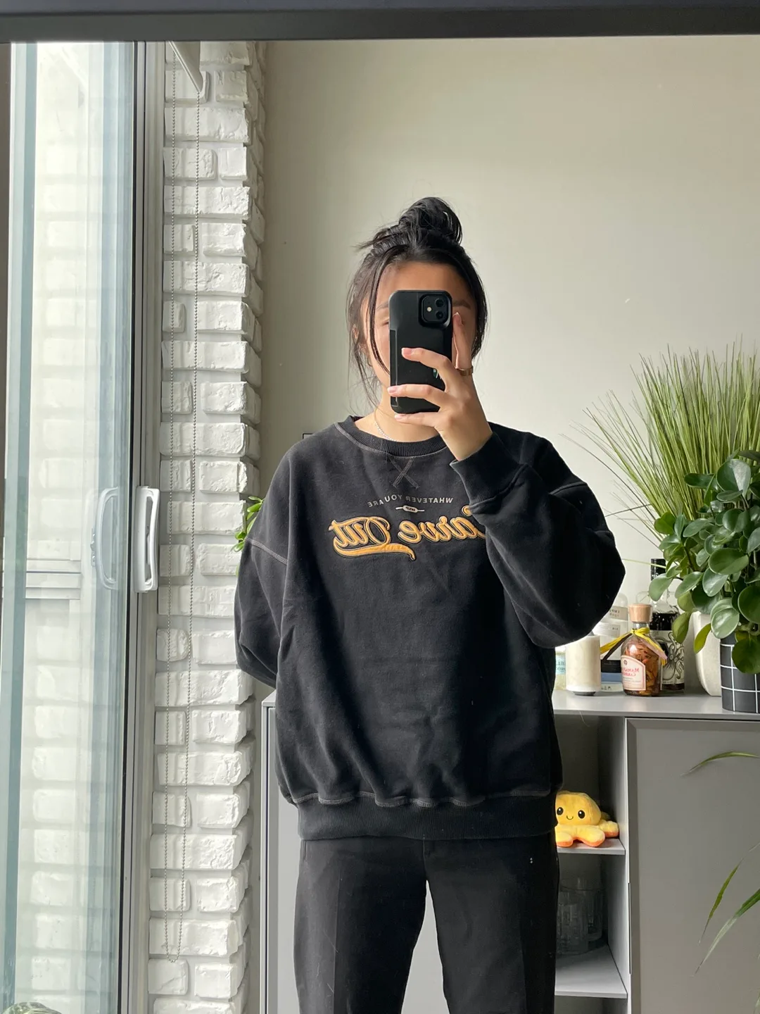 Black Crewneck Sweatshirt 💚 thumbnail