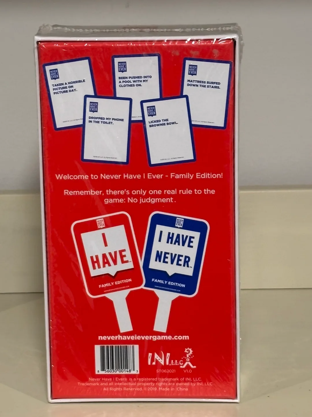 Never Have I Ever Family Edition Party Game image indicator(2)