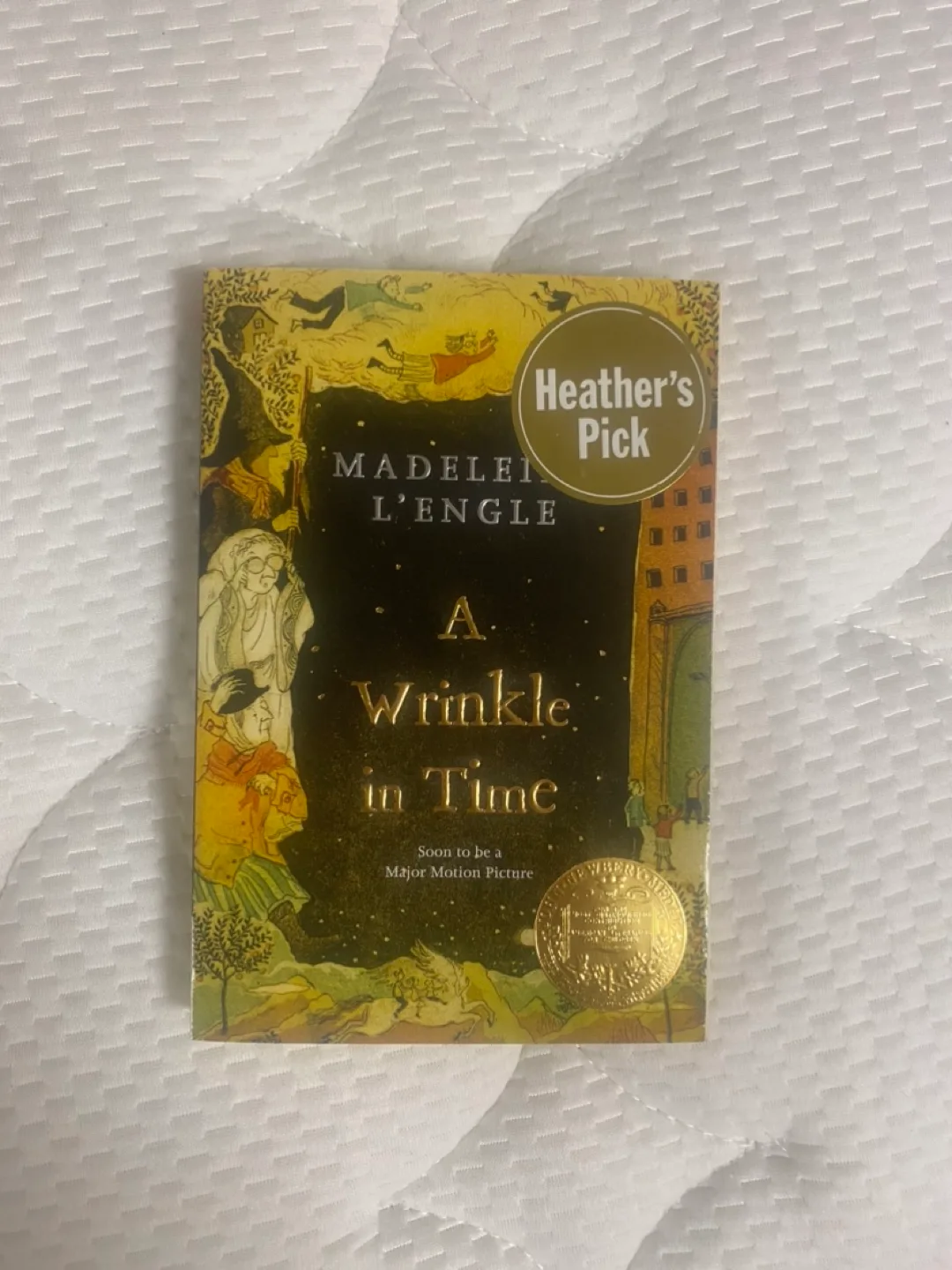 Bundle of 6 Used Books - Sci-Fi, Fantasy, and Historical Fiction image indicator(7)