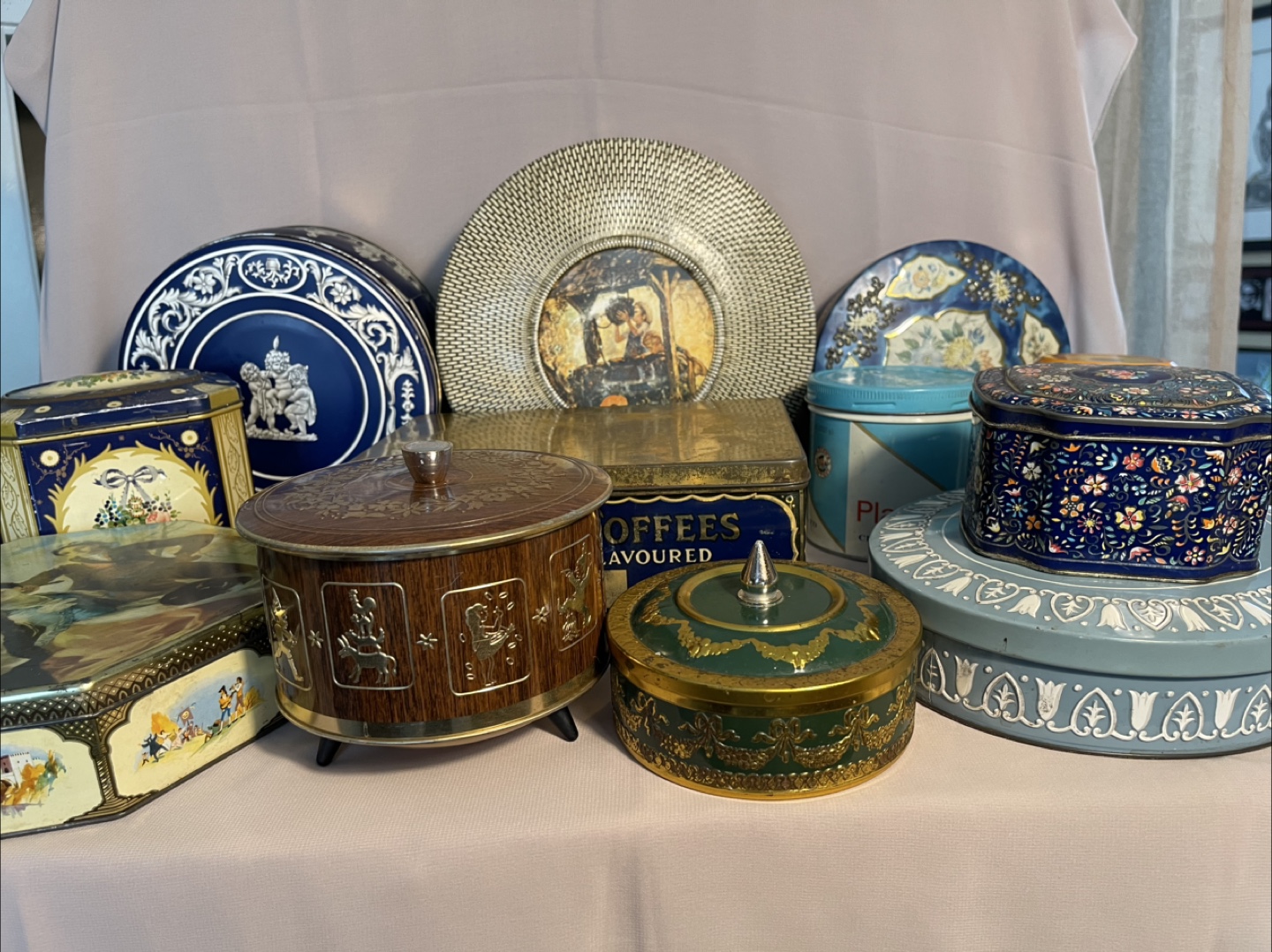 Collection of 12 Vintage Metal Tins and Boxes - photo 2