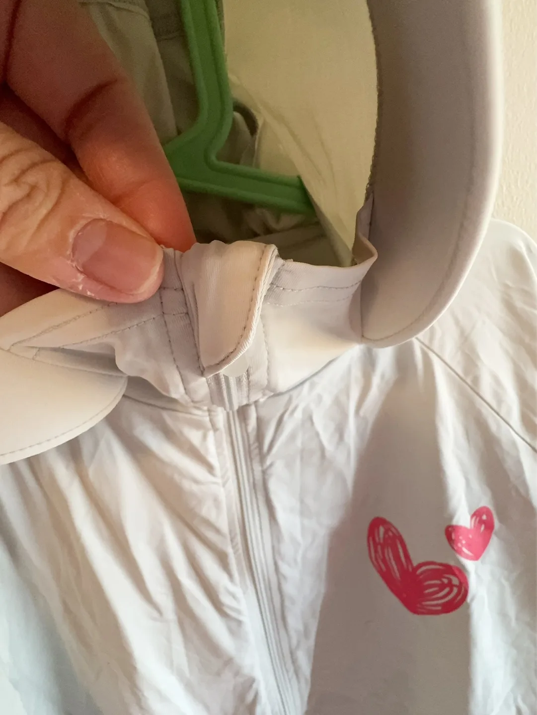 3-4T Girl Anti-UV Jacket with Heart Design image indicator(3)