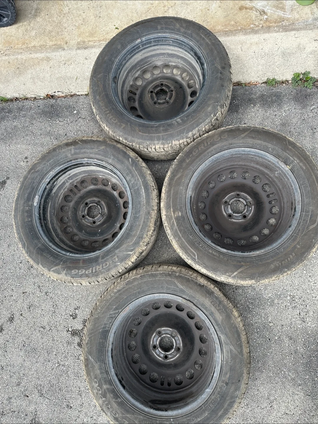 Set of 4 ILINK Summer Tires with Rims image indicator(6)