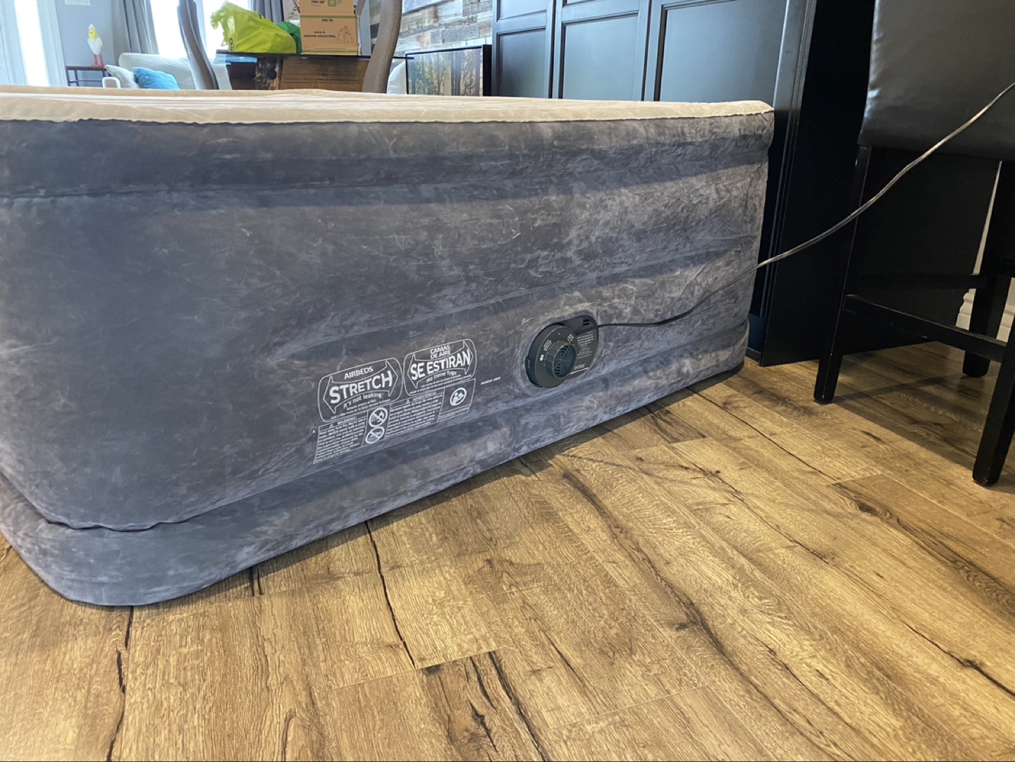 INTEX Queen Air Mattress with Built-in Pump - photo 2