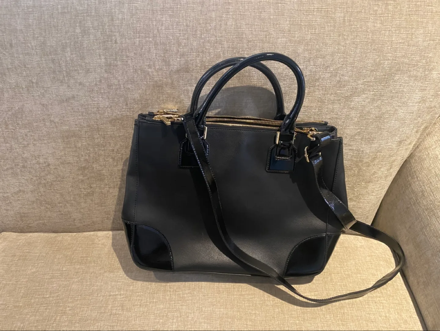 Tory Burch Black Leather Handbag image indicator(2)