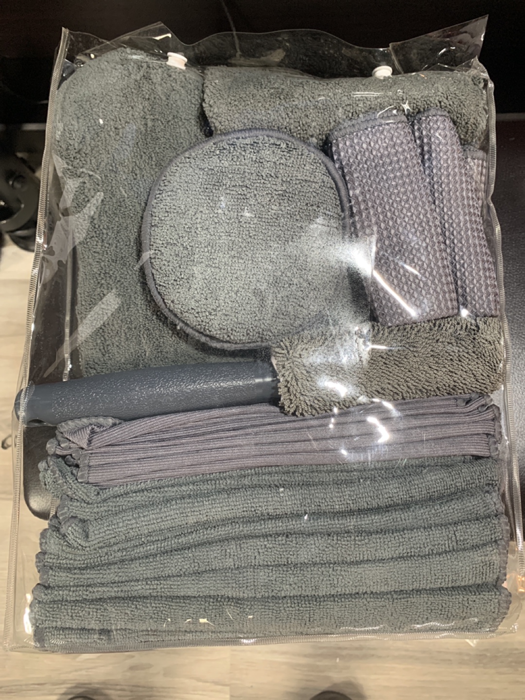 Car Cleaning Kit - Microfiber Cloths, Sponge, and More! - photo 2