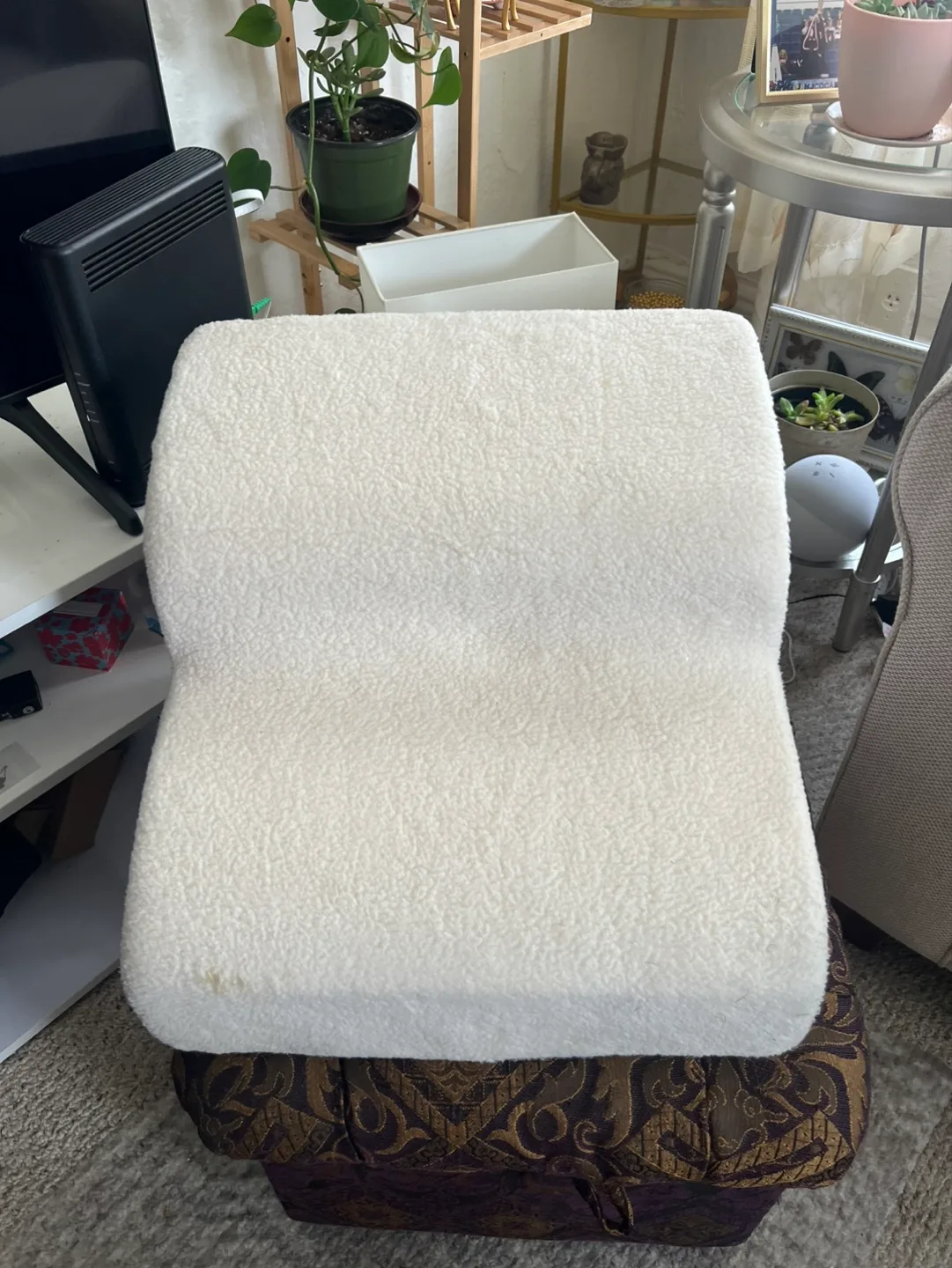 White Fleece Leg Elevator Pillow image indicator(2)