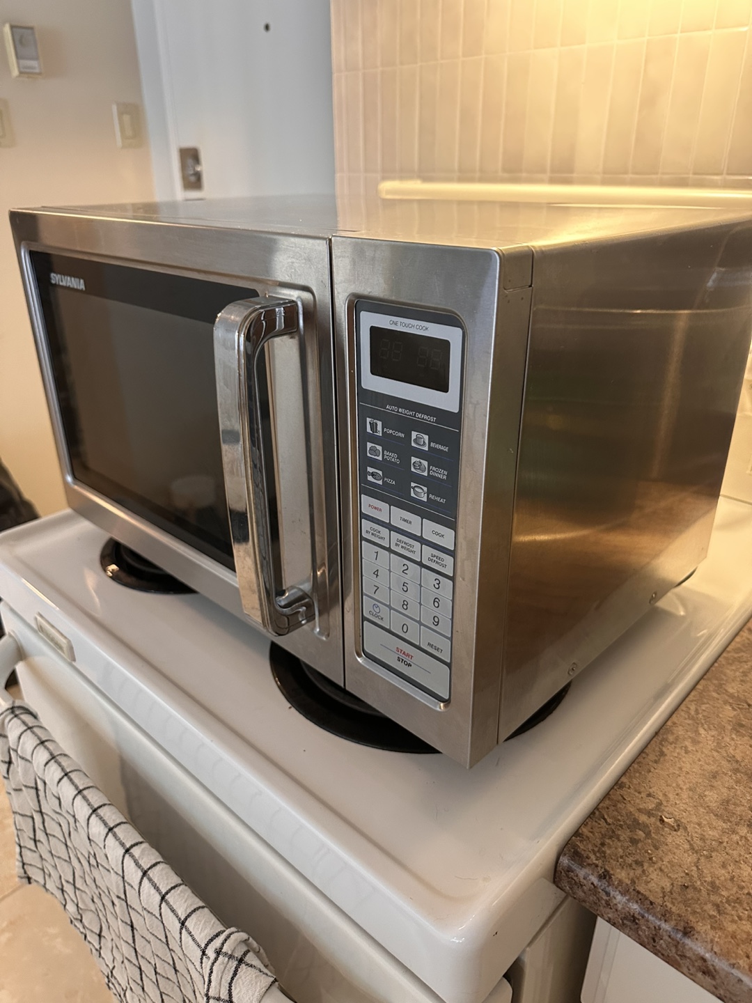 Sylvania Microwave - Stainless Steel - photo 2