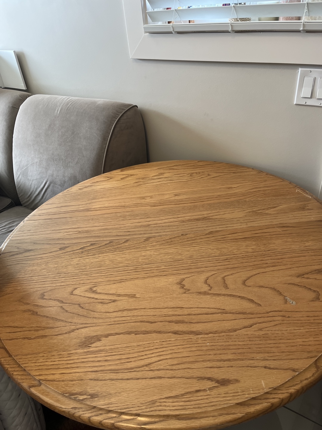 Round Wooden Table - photo 3