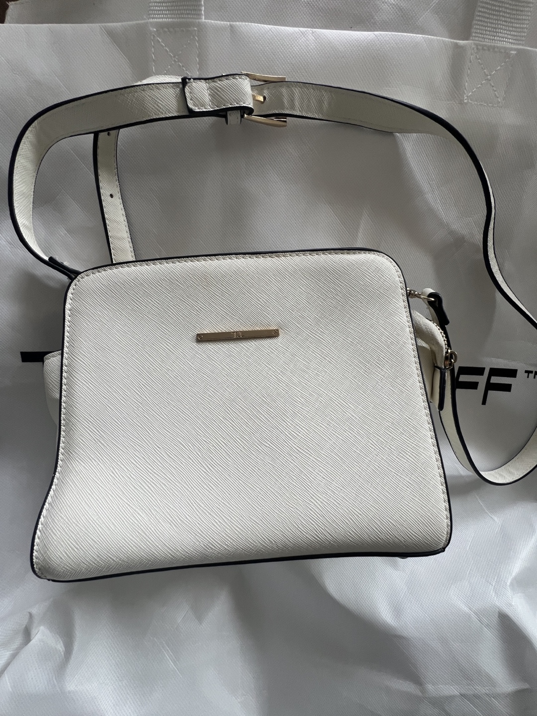 Four stylish crossbody bags