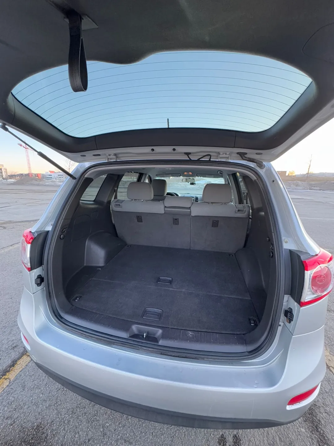 2012 Hyundai Santa Fe Silver AWD v6 3.5L image indicator(4)