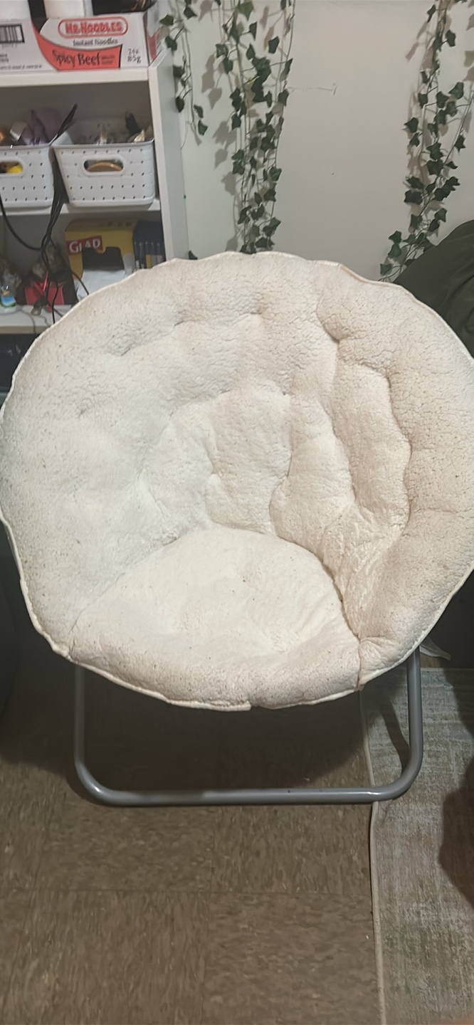Cream-coloured Folding Chair