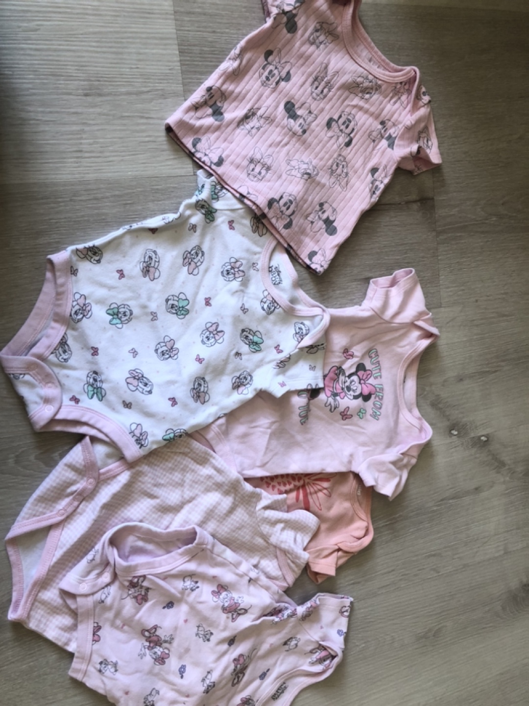Bundle of Baby Girl Clothes - Sizes Newborn to 6 Months - photo 4