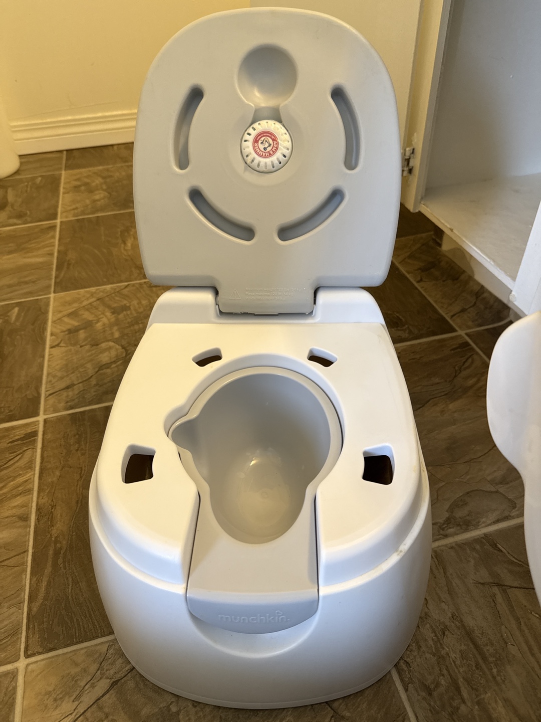 Munchkin Step-Stool Potty Training Toilet - photo 3