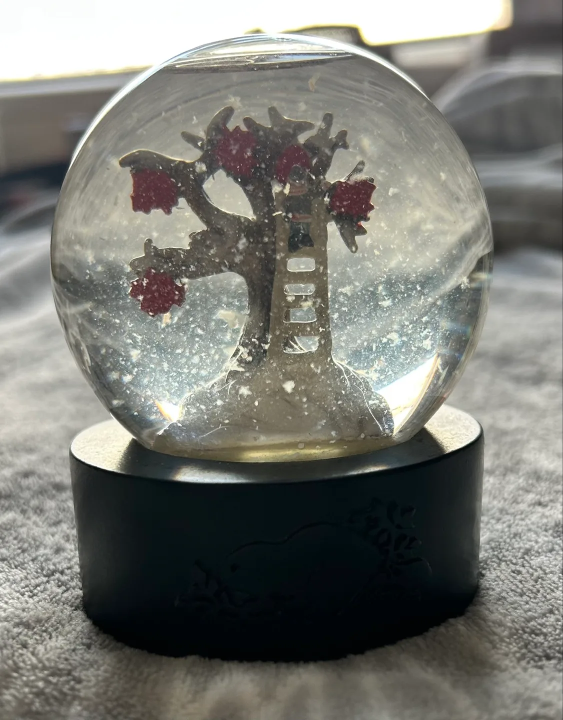 ✨✨Charming Roots Canada Snow Globe image indicator(3)