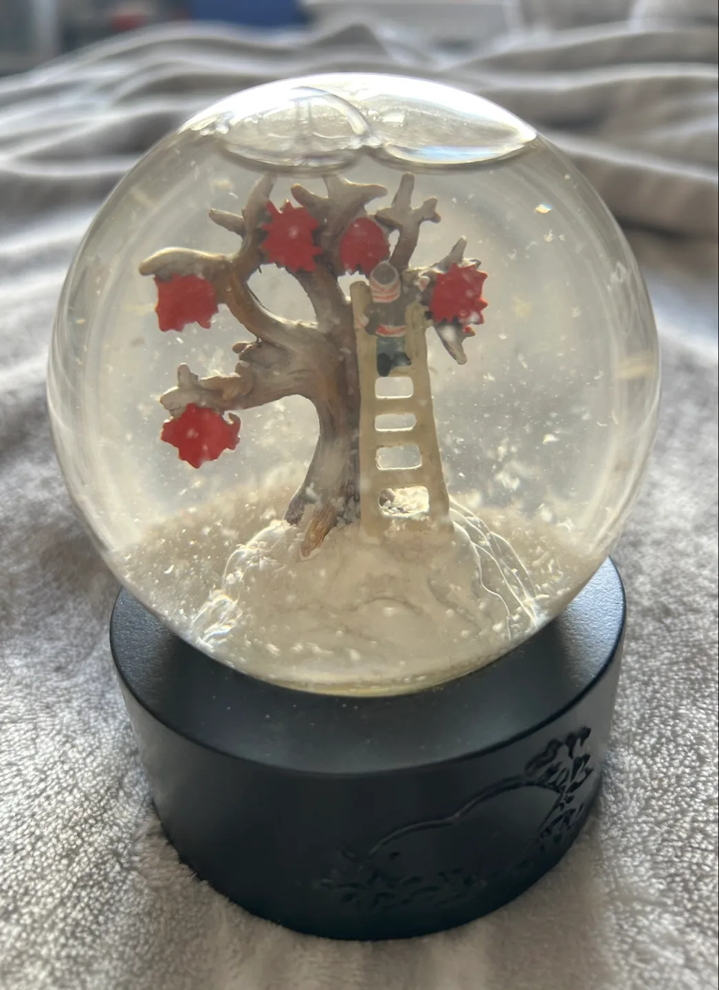 ✨✨Charming Roots Canada Snow Globe image indicator(2)