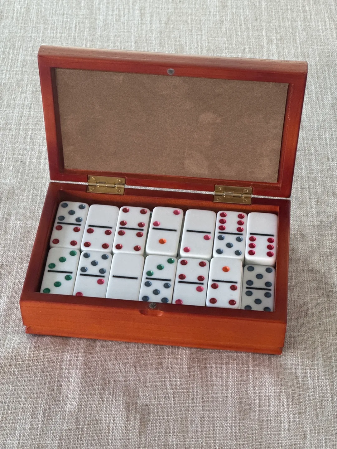 Vintage Dominoes Set in Wooden Box image indicator(2)
