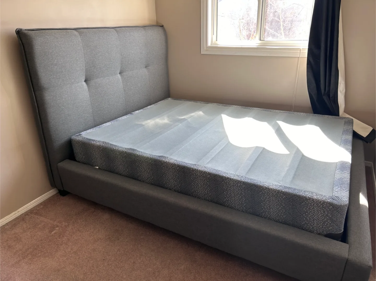 Queen size bedd frame & box spring