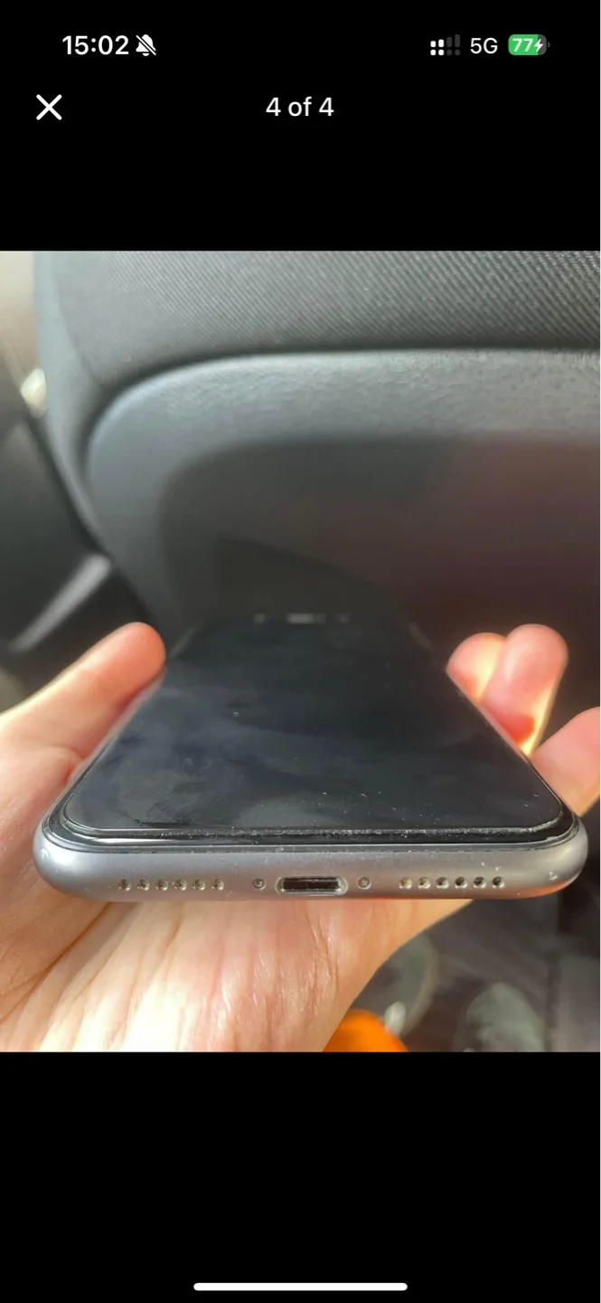 iPhone 11 - Space Grey - Pre-owned image indicator(2)