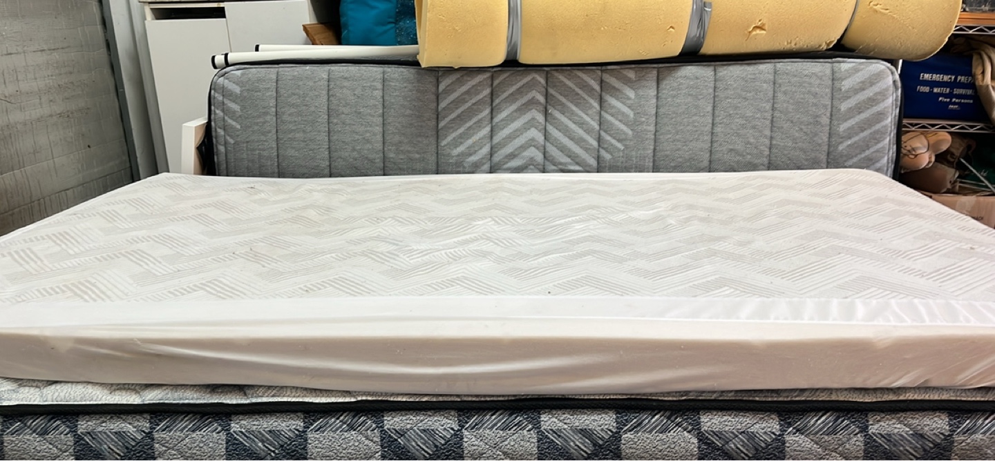 Free Novaform Mattress Topper Twin - photo 3