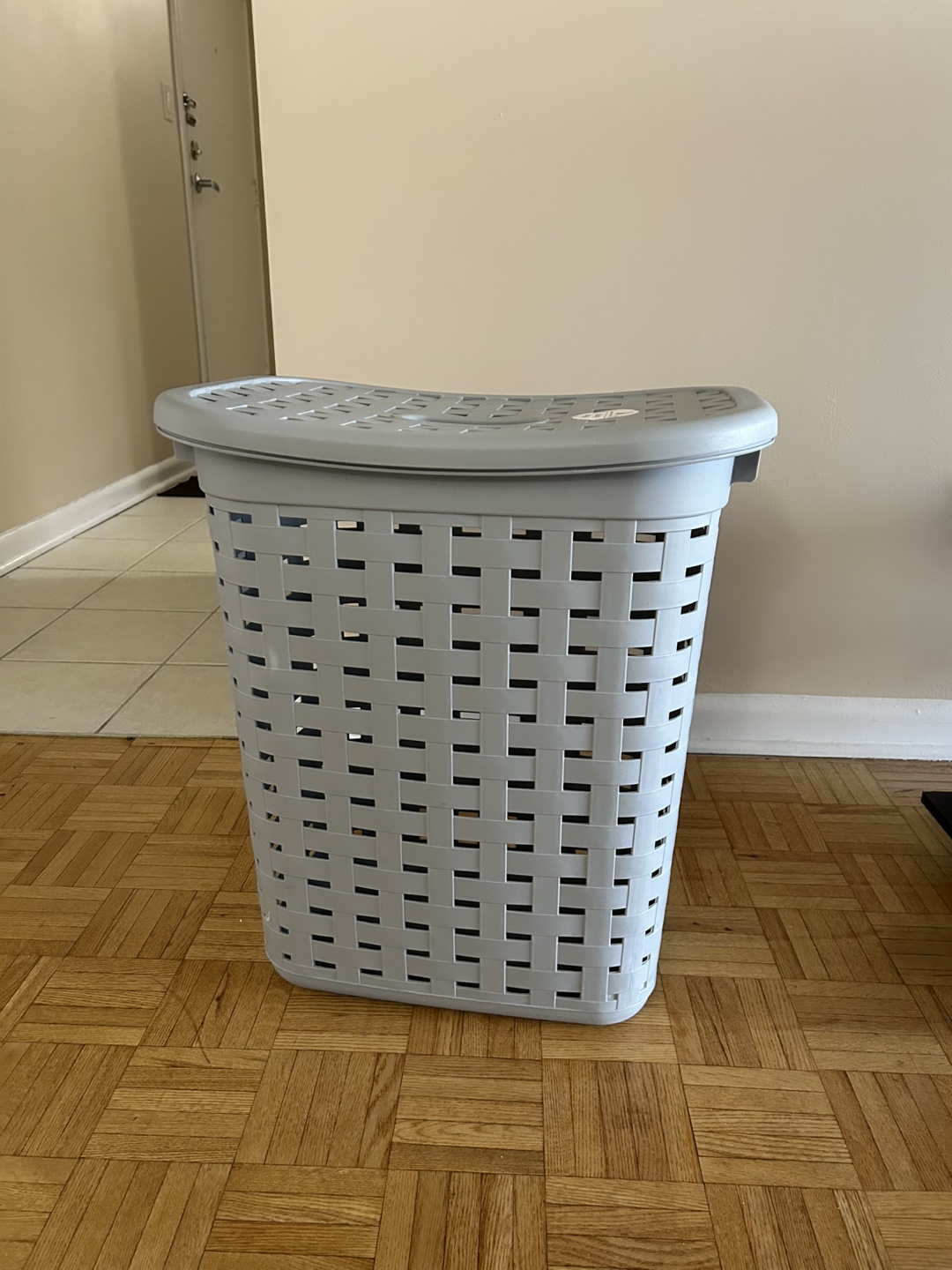 Sterilite Weave laundry Hamper- Gray