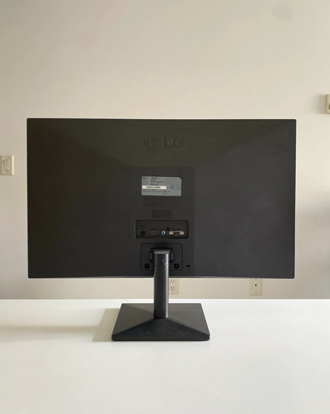 LG Electronics 24 Inch Screen LCD Monitor image indicator(3)