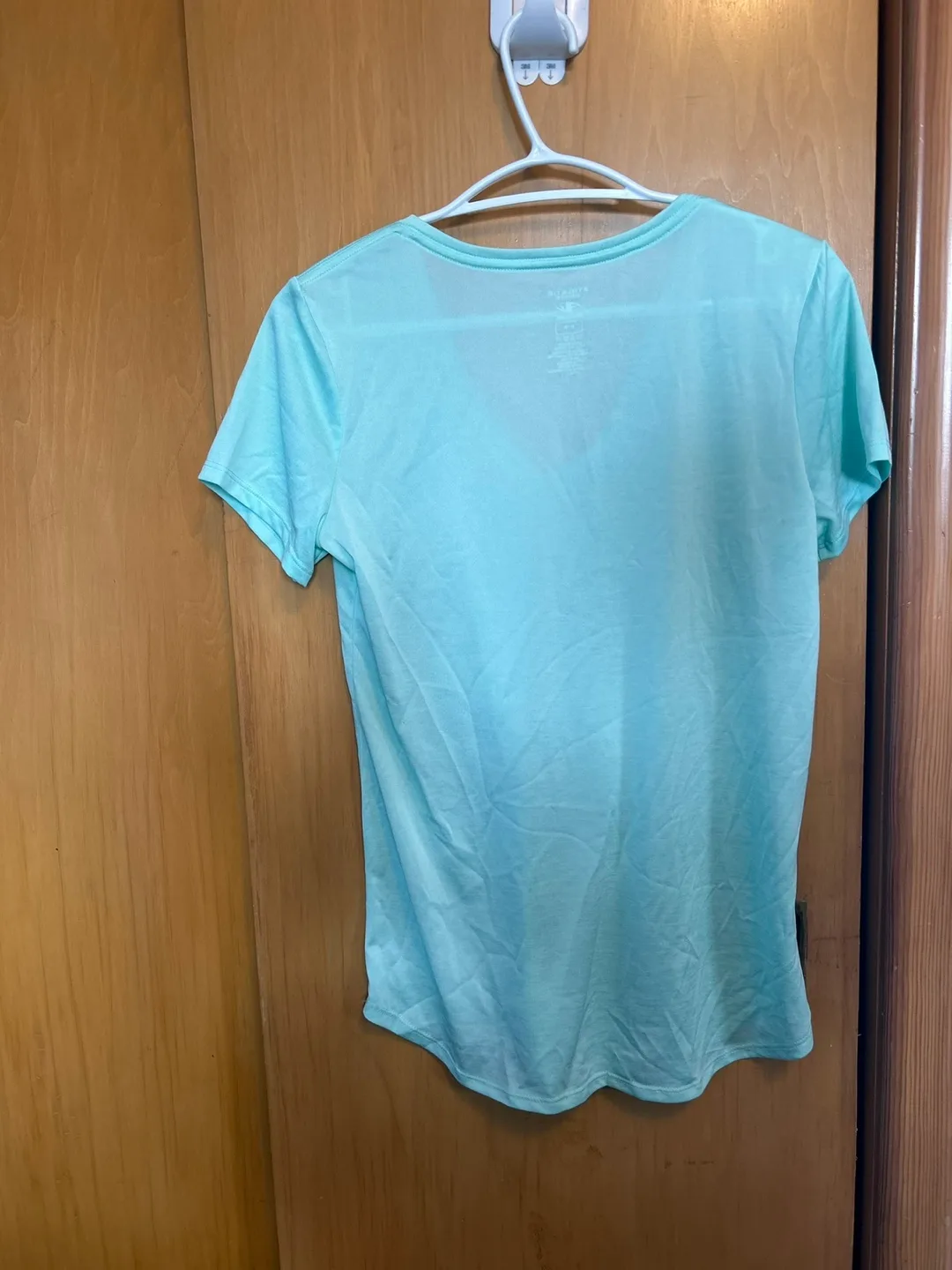 💚 small Women's Mint Green Athletic Works V-Neck T-Shirt image indicator(2)