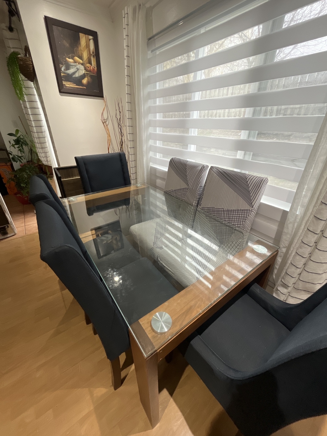 Glass top dining table with four chairs - photo 2