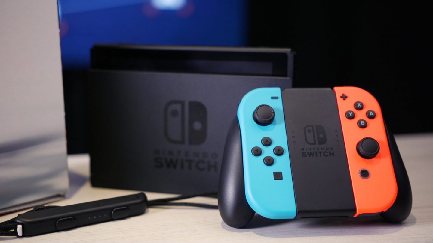 Nintendo Switch - photo 2