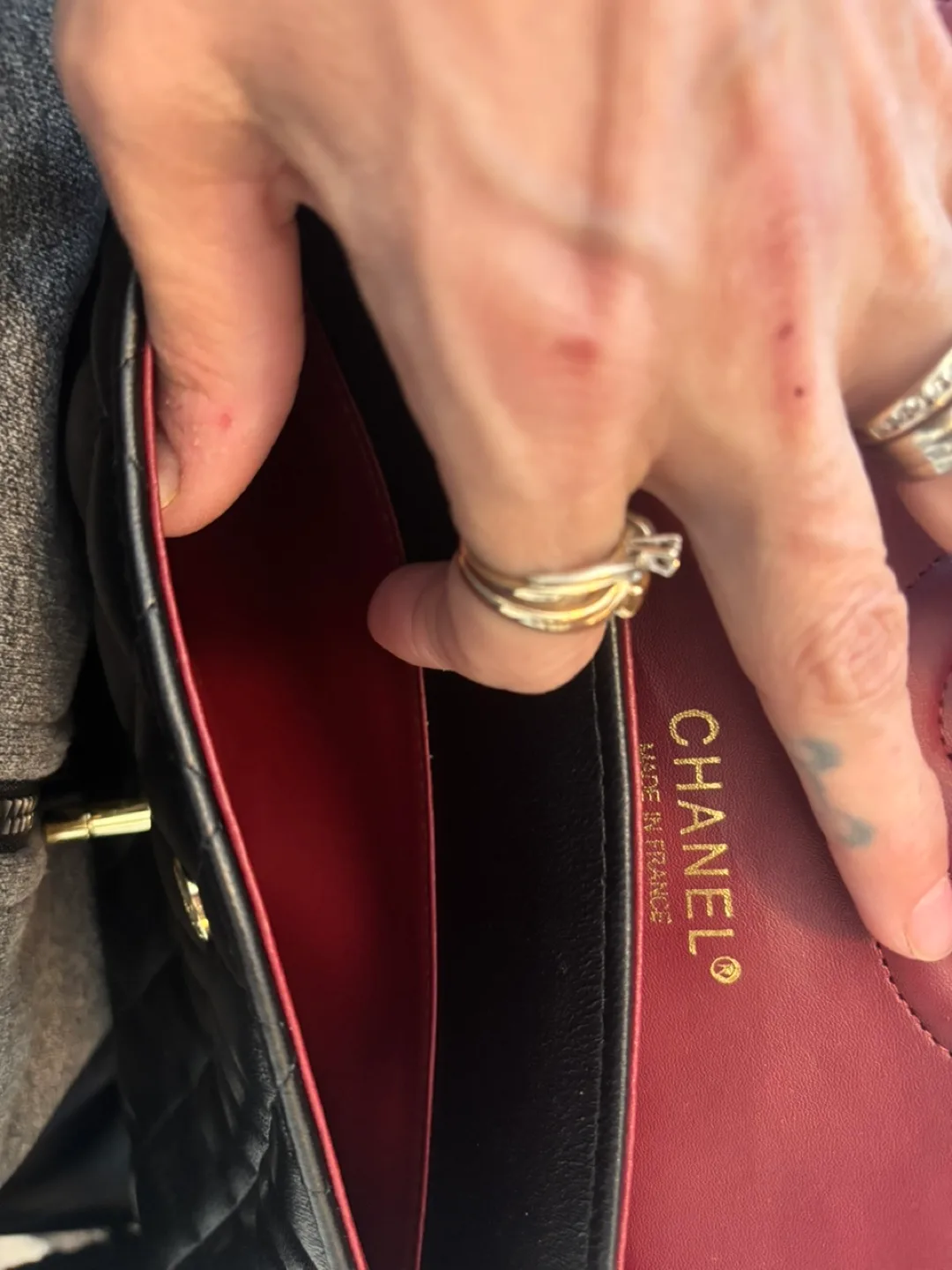 Chanel Classic Flap Bag image indicator(6)