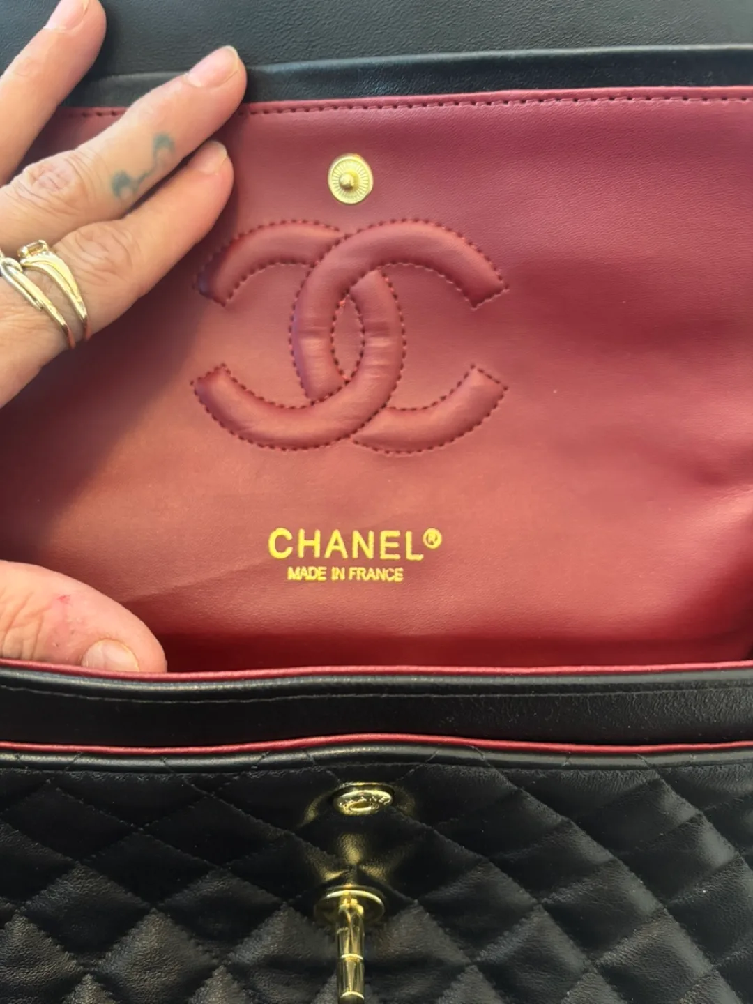 Chanel Classic Flap Bag image indicator(4)