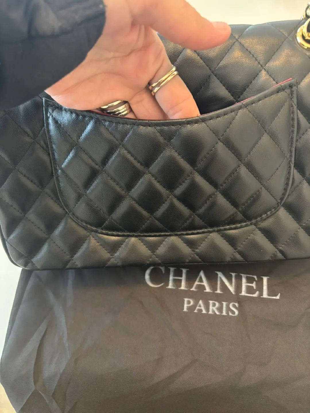 Chanel Classic Flap Bag image indicator(8)