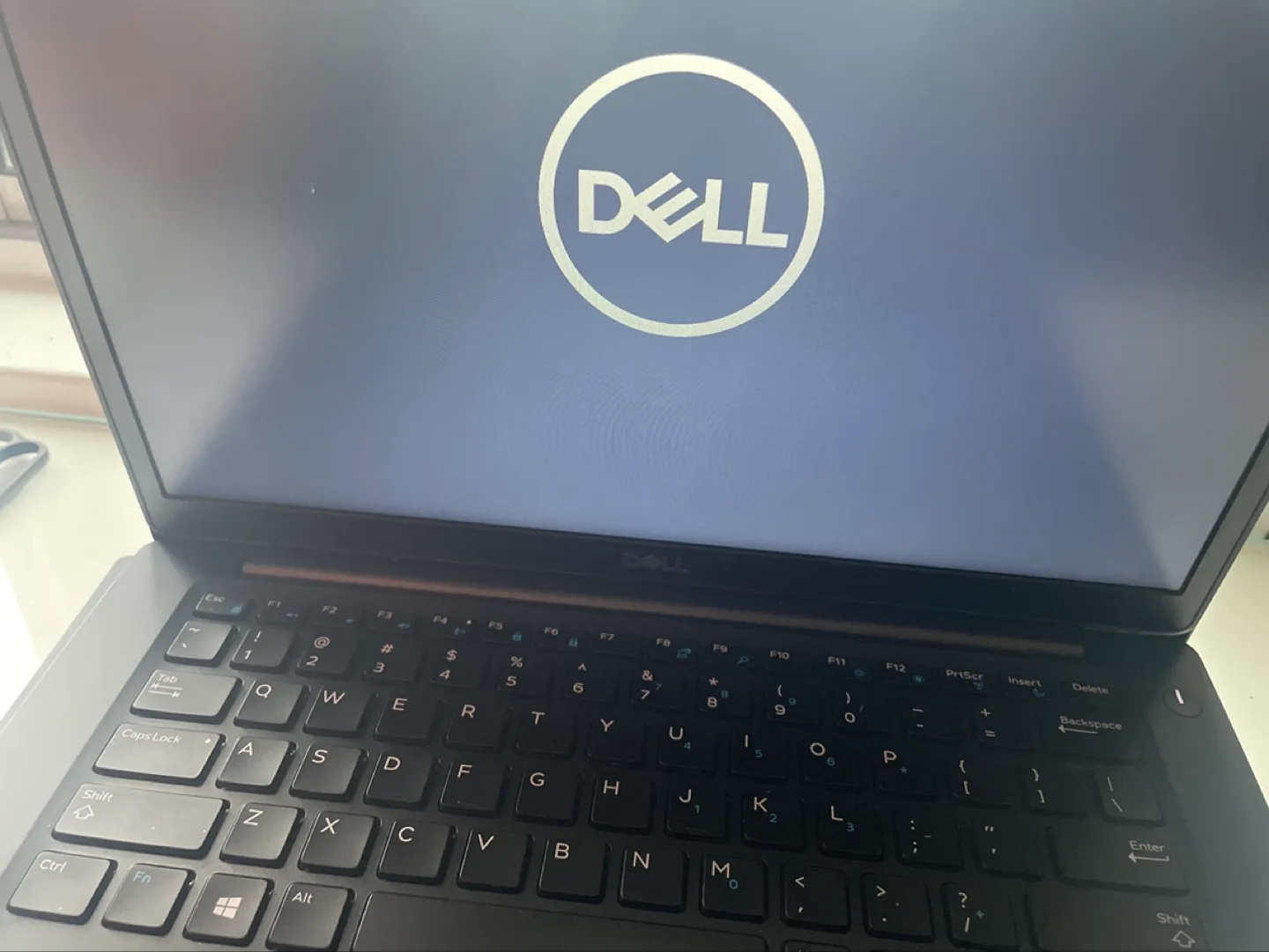 Dell Laptop - Excellent Condition image indicator(3)