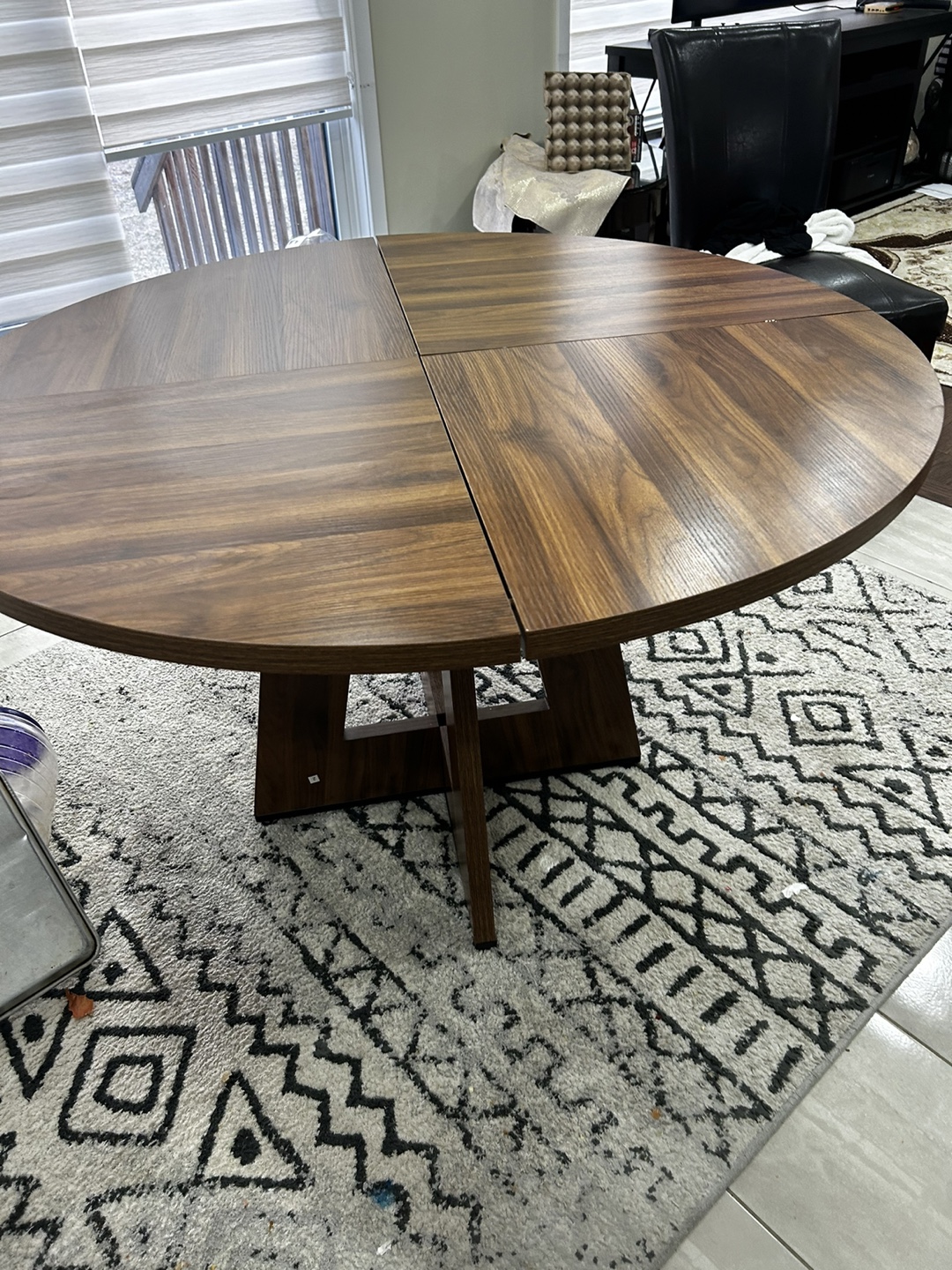 Round Extendable Dining Table