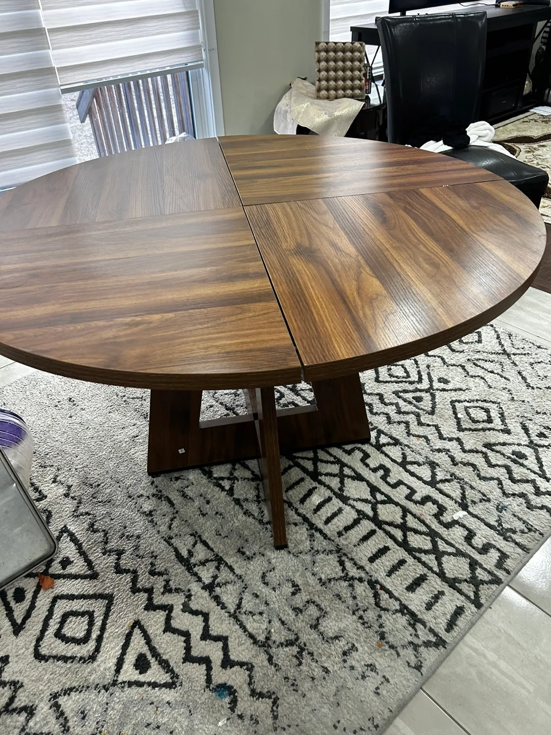 Round Extendable Dining Table