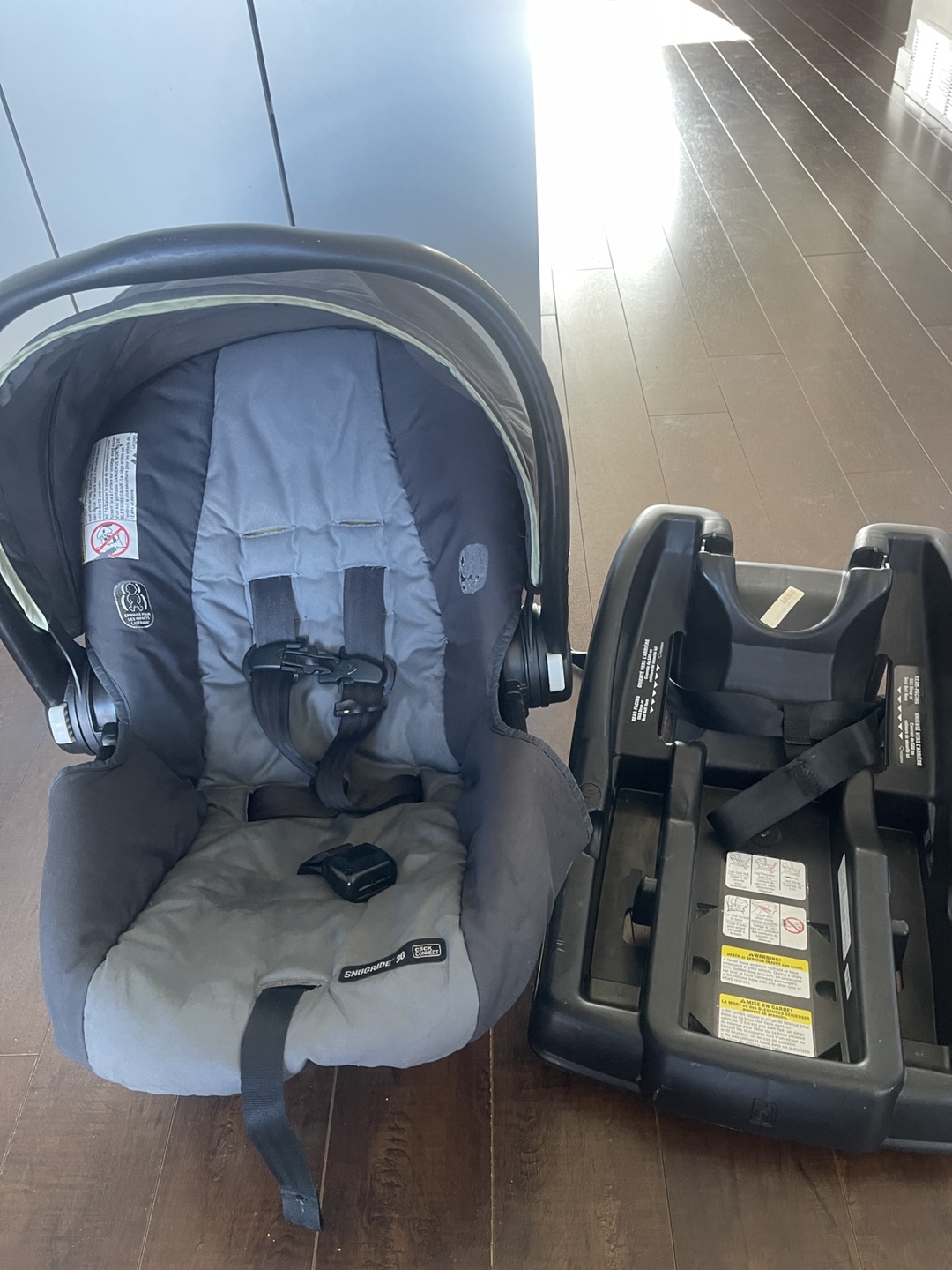 Graco SnugRide 30 Infant Car Seat with Base - photo 2