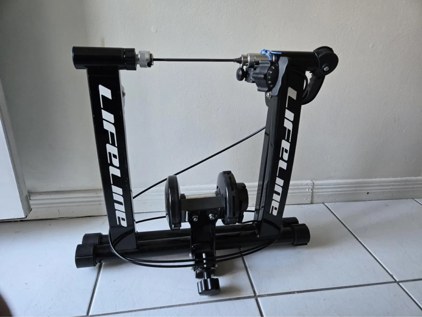 Lifeline Bike Trainer image indicator(2)