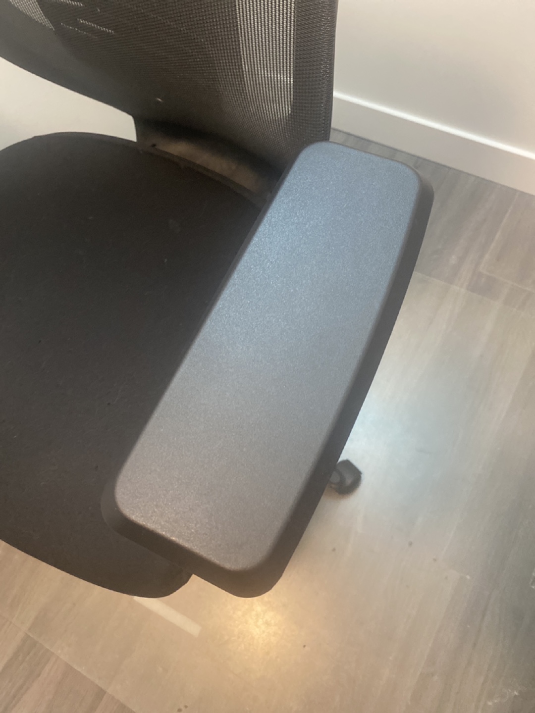 Black Mesh Office Chair with Adjustable Arms - photo 5