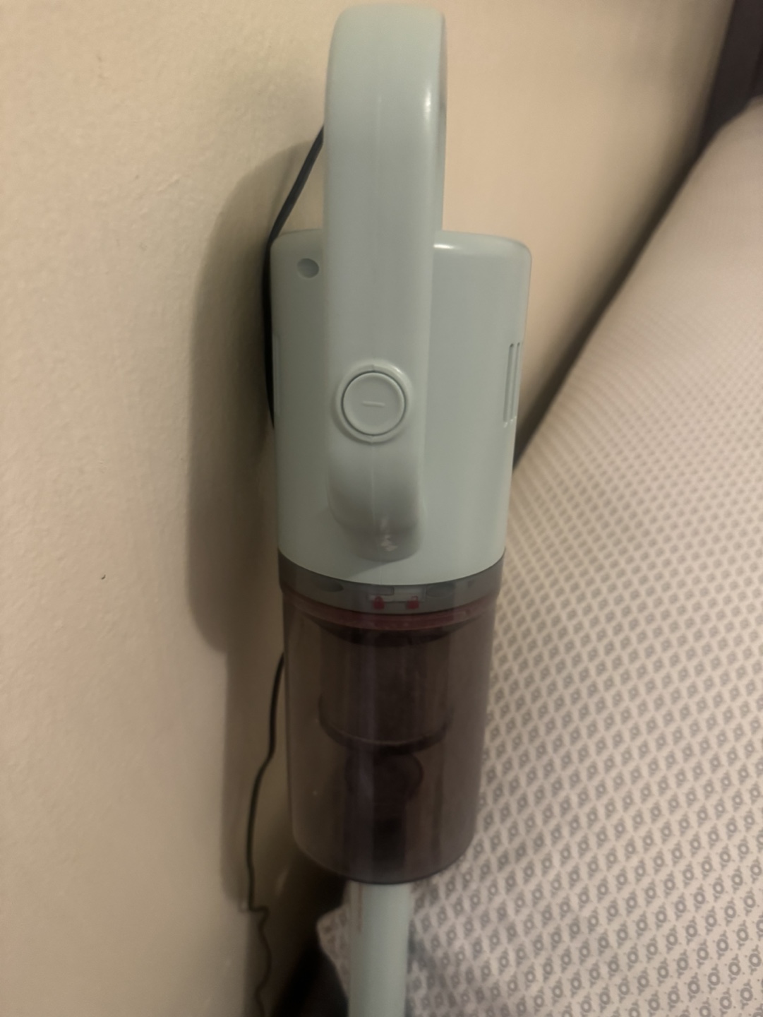 Cordless vacuum