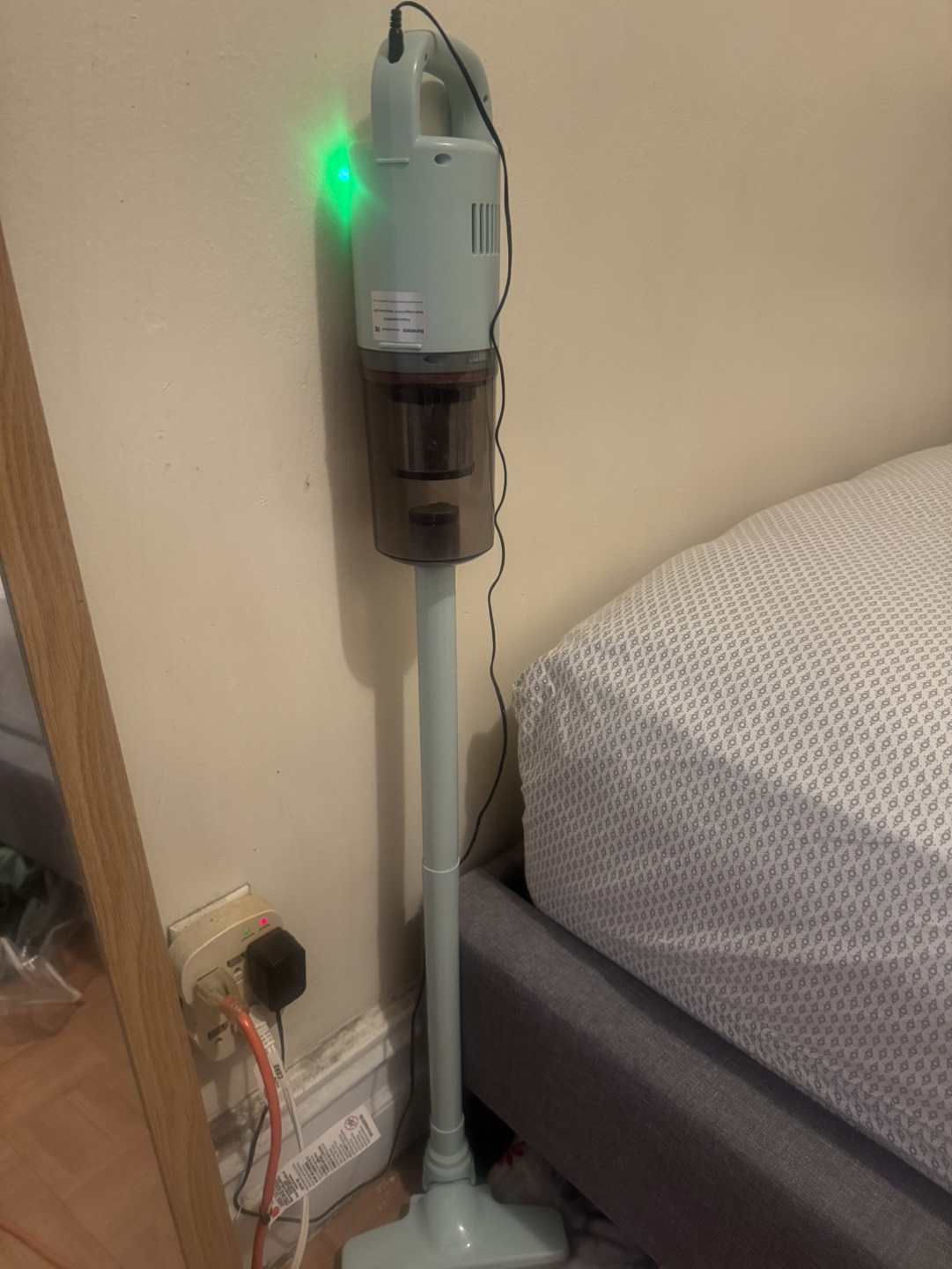 Cordless vacuum - photo 2