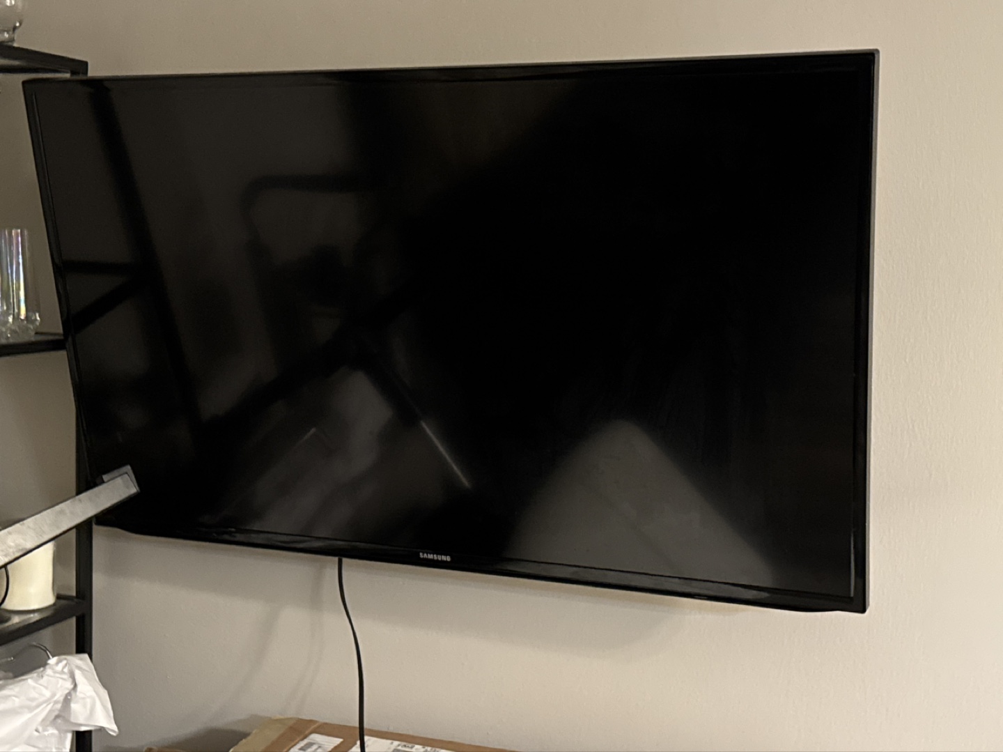 Samsung Flat Screen TV - photo 2