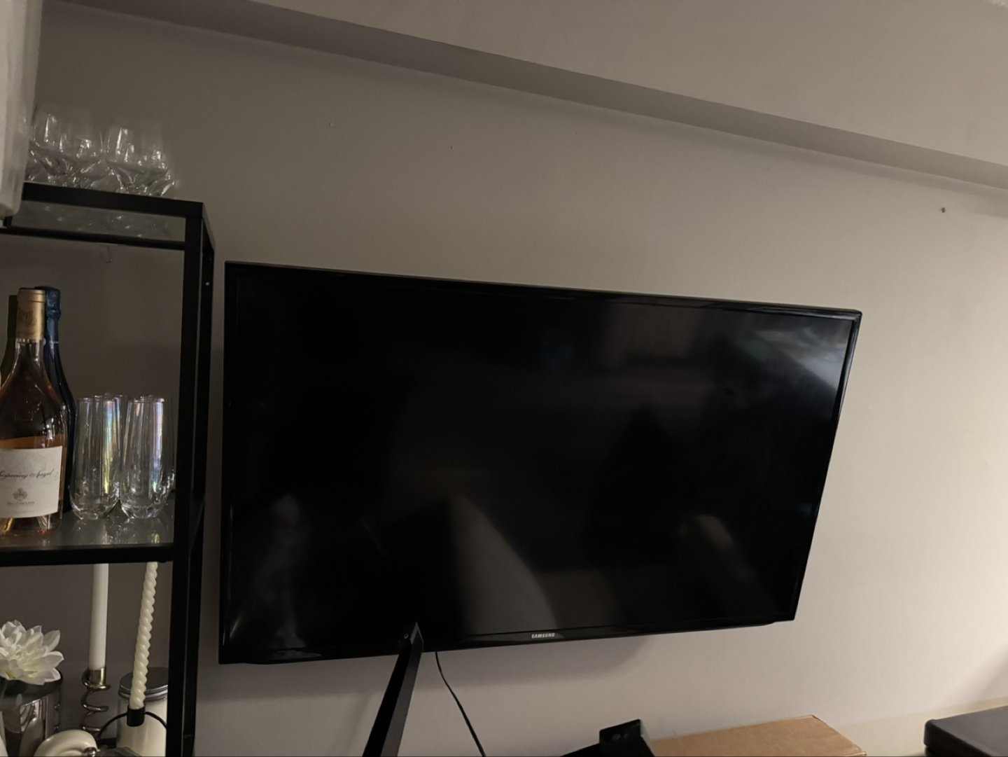 Samsung Flat Screen TV - photo 3