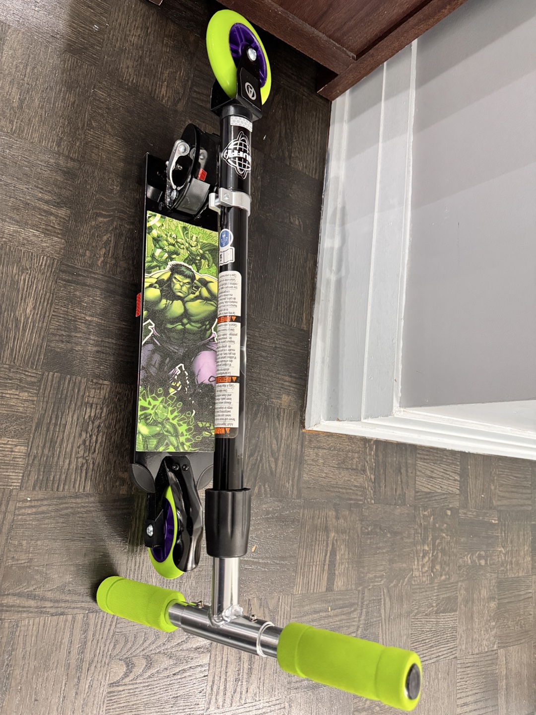 Marvel Hulk Kids Scooter - photo 3