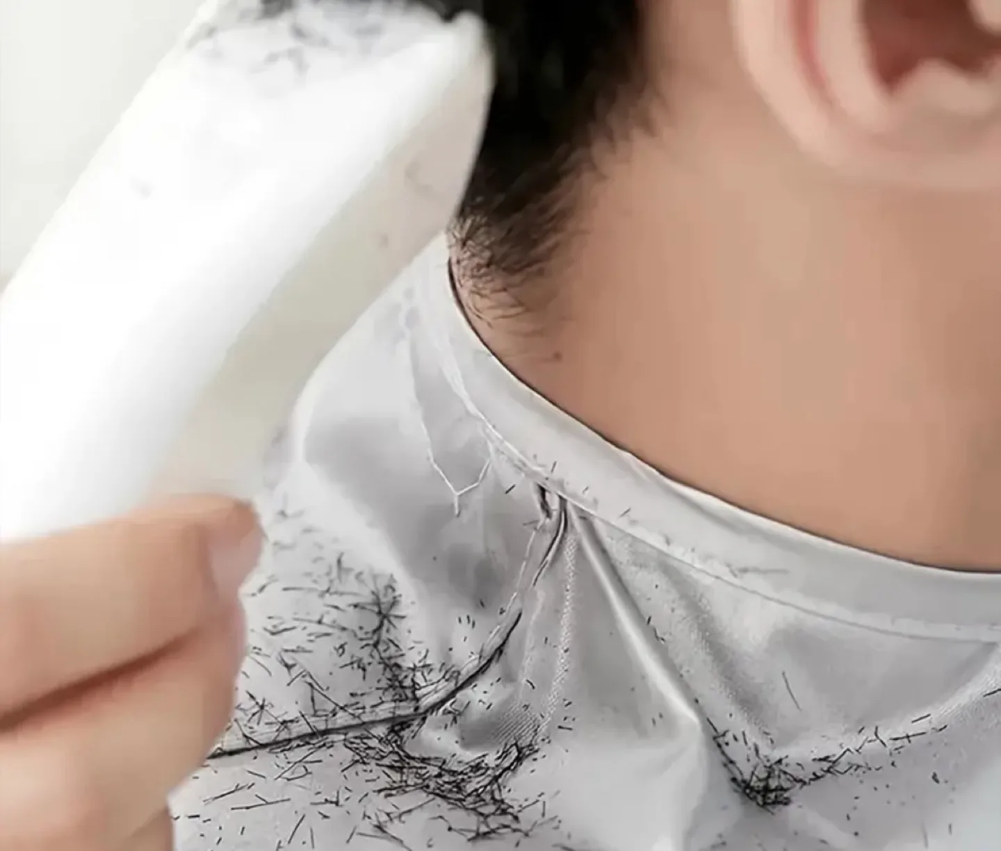 Reusable Hair Cutting Cape with Neck Support image indicator(2)