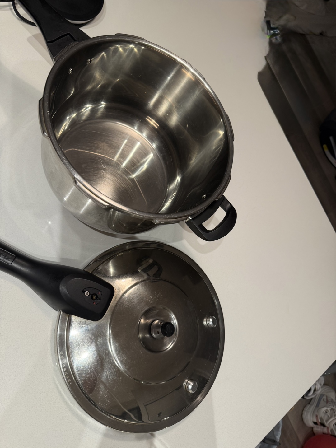 Stainless Steel Pressure Cooker - photo 3