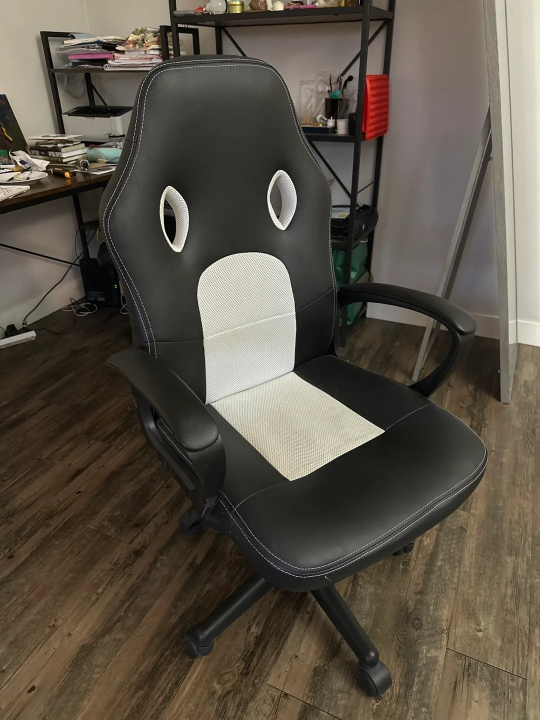 Black and White Office Chair image indicator(3)