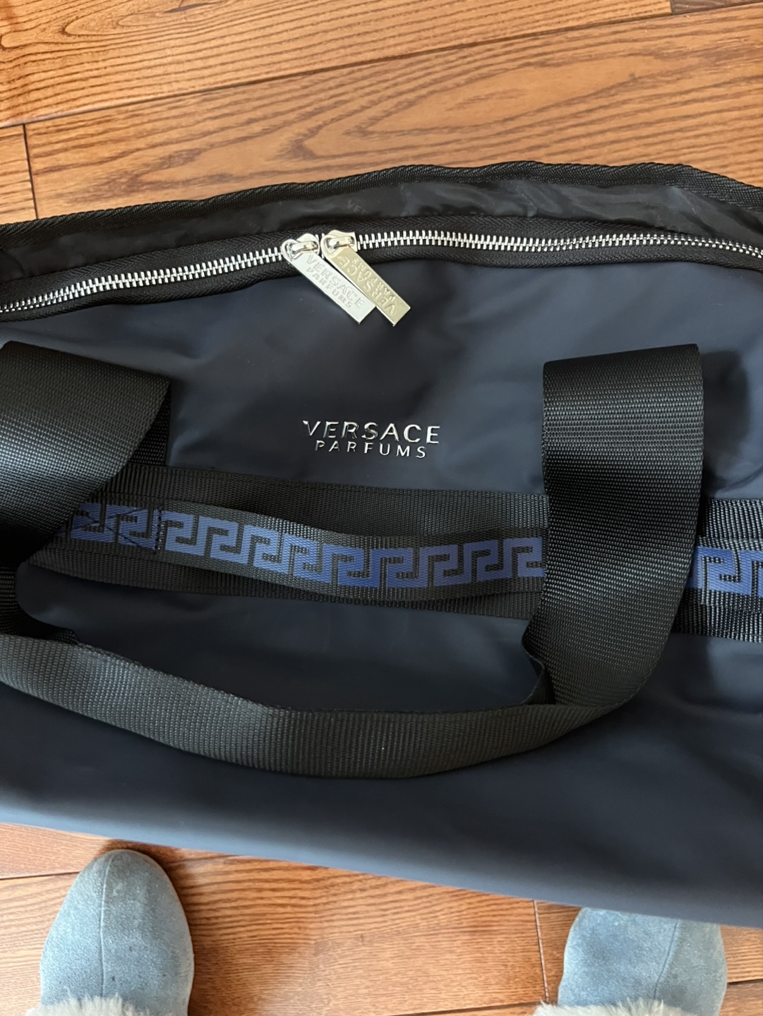 Versace Parfums Travel Bag - photo 3