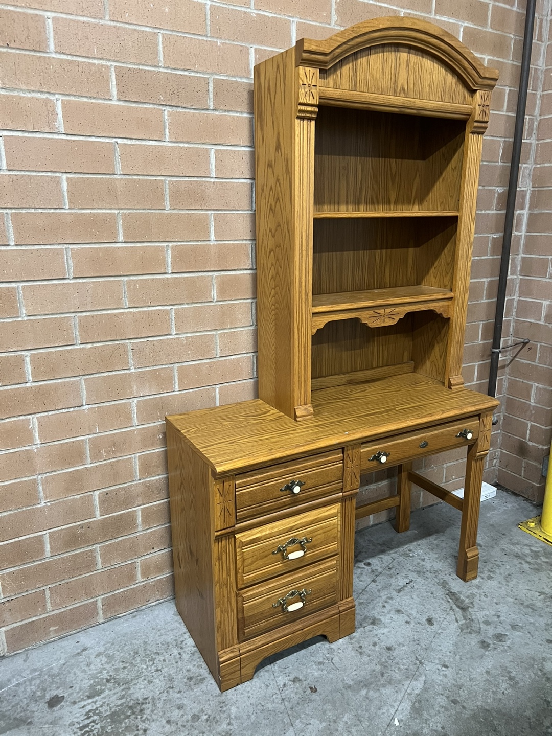 Stanley Desk with Hutch - photo 5