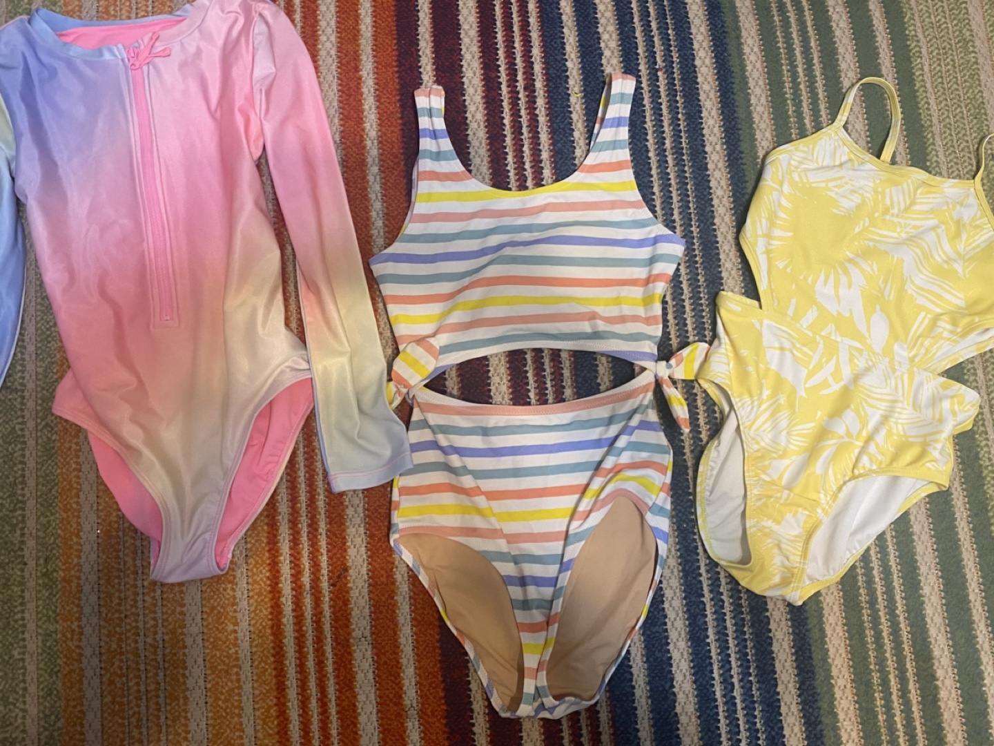 Kids Swim suit 💚