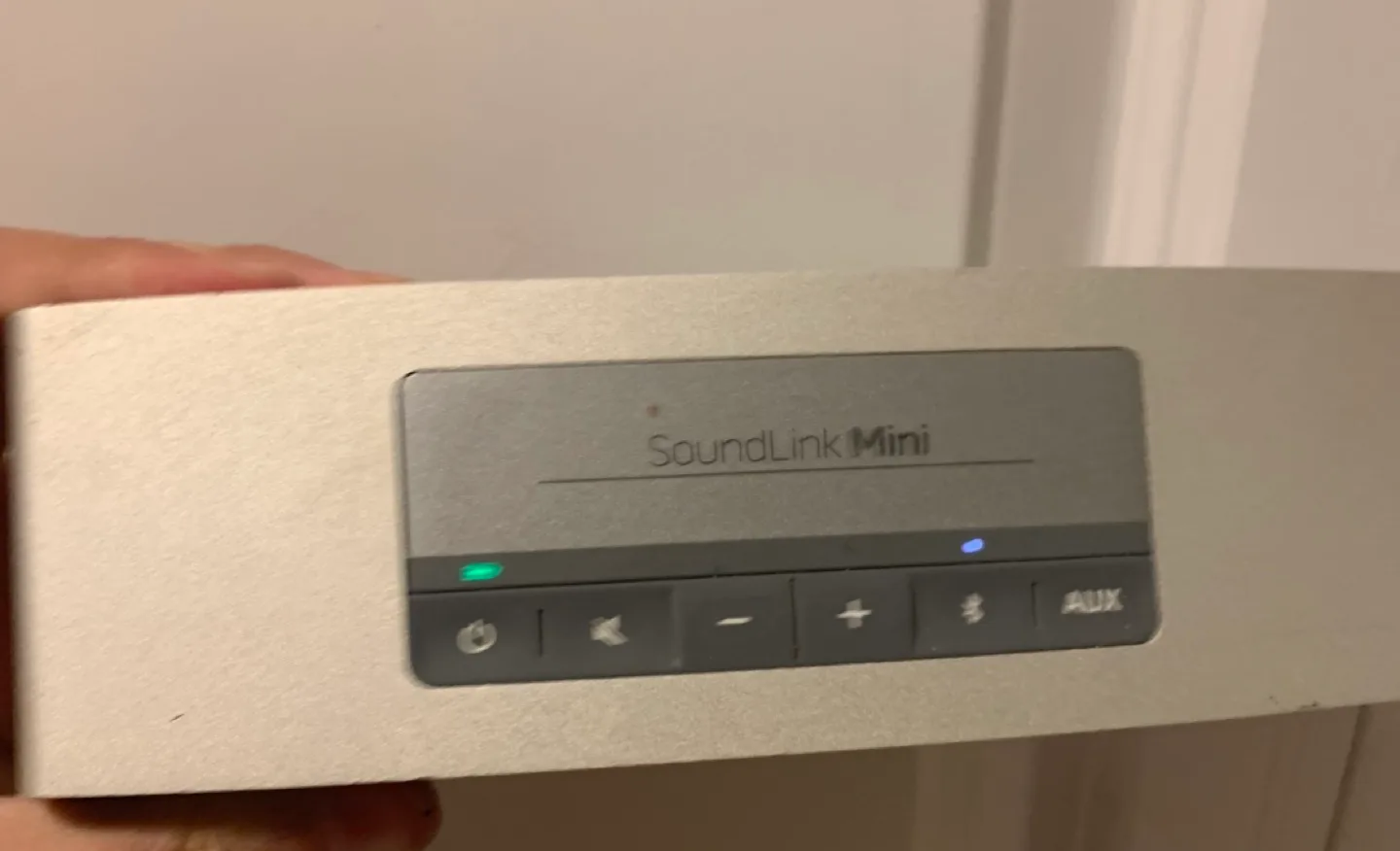 Bose SoundLink Mini Bluetooth Speaker image indicator(2)